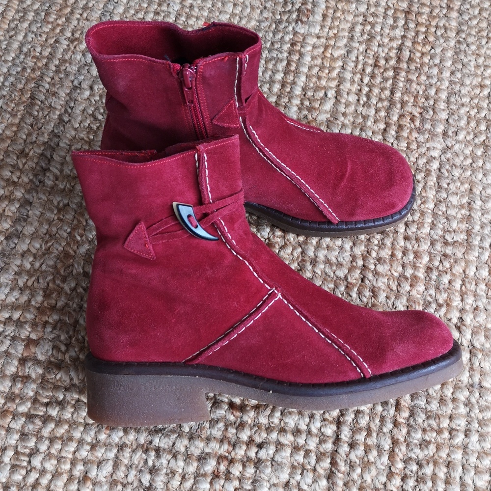 La Canadienne suede ankle boots
